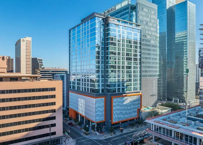 Boulevard Highrise Sky Pool Parking Gym Apartment